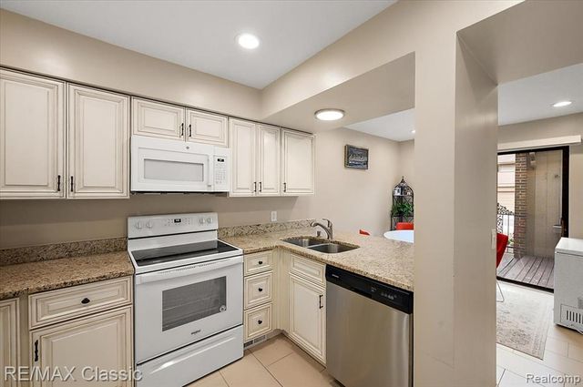 5318 Wright Way Wright Way, West Bloomfield, MI 48322