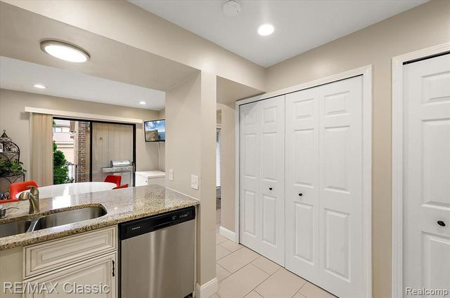 5318 Wright Way Wright Way, West Bloomfield, MI 48322