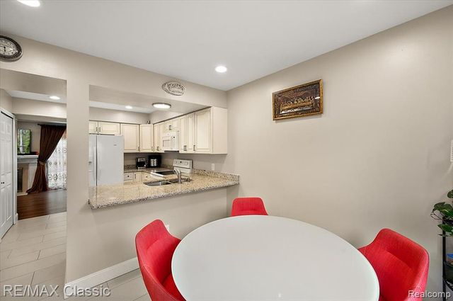 5318 Wright Way Wright Way, West Bloomfield, MI 48322