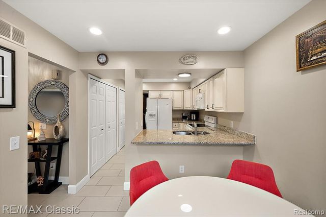5318 Wright Way Wright Way, West Bloomfield, MI 48322