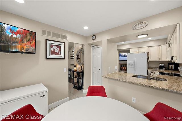 5318 Wright Way Wright Way, West Bloomfield, MI 48322