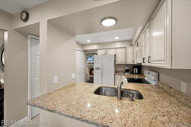 5318 Wright Way Wright Way, West Bloomfield, MI 48322