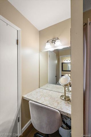 5318 Wright Way Wright Way, West Bloomfield, MI 48322