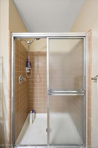 5318 Wright Way Wright Way, West Bloomfield, MI 48322