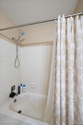 5318 Wright Way Wright Way, West Bloomfield, MI 48322