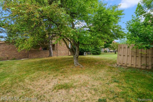 5318 Wright Way Wright Way, West Bloomfield, MI 48322