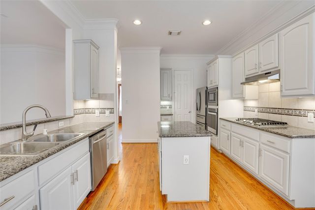 3015 W Park At Fairdale, Houston, TX 77057