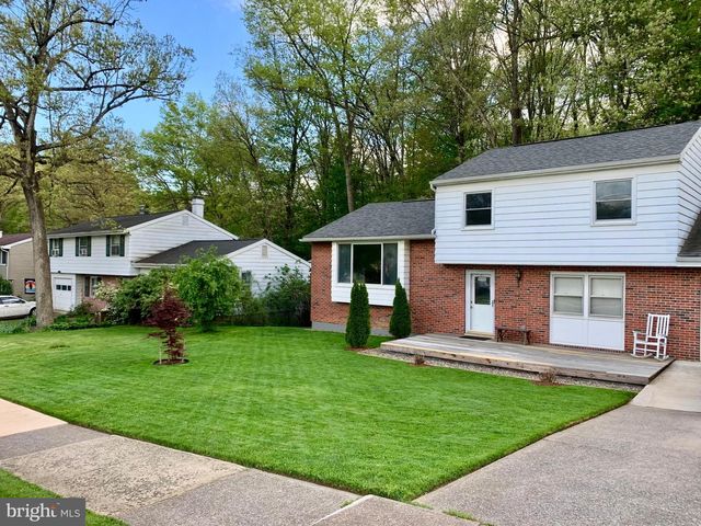 2120 N OAK LN, State College, PA 16803