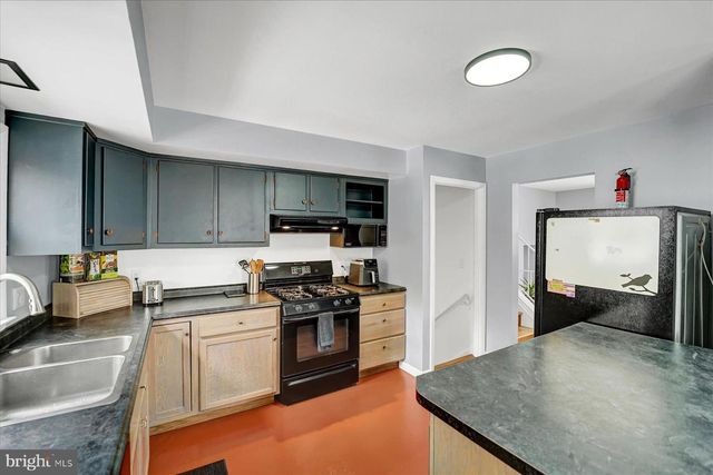 2120 N OAK LN, State College, PA 16803