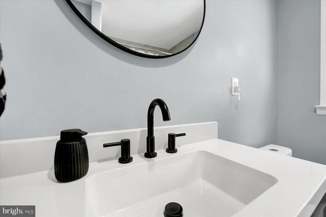 2120 N OAK LN, State College, PA 16803