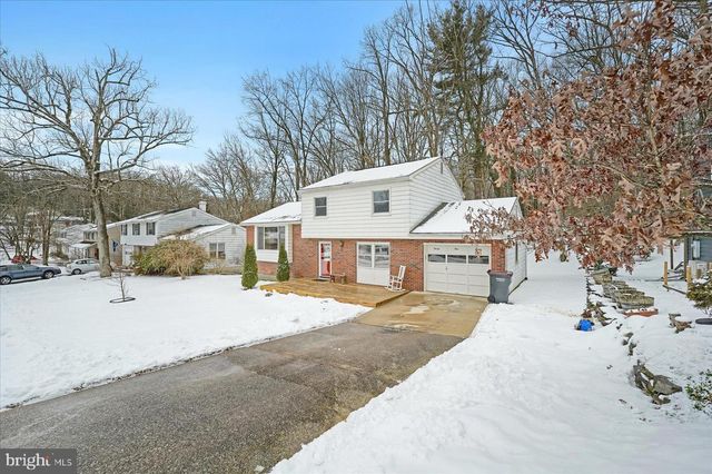 2120 N OAK LN, State College, PA 16803