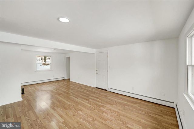 2120 N OAK LN, State College, PA 16803