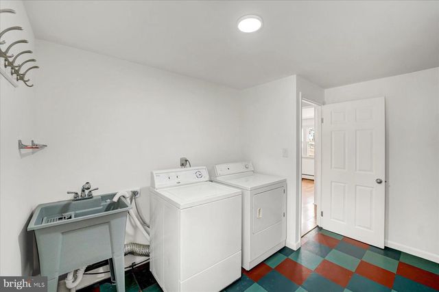 2120 N OAK LN, State College, PA 16803