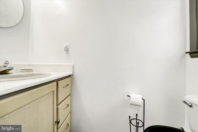 2120 N OAK LN, State College, PA 16803