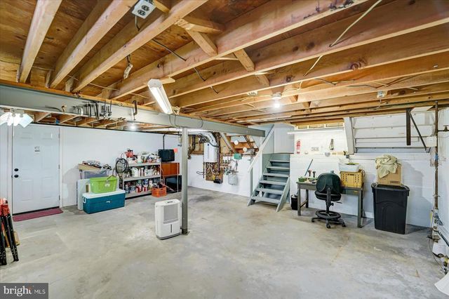 2120 N OAK LN, State College, PA 16803