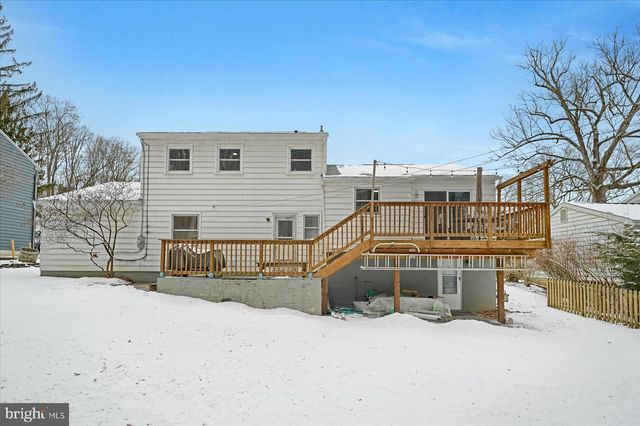 2120 N OAK LN, State College, PA 16803