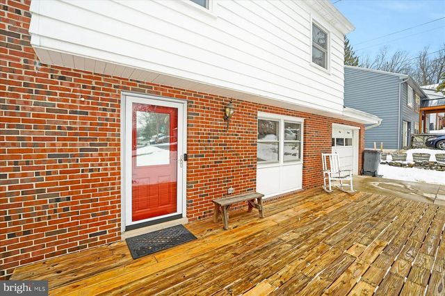 2120 N OAK LN, State College, PA 16803