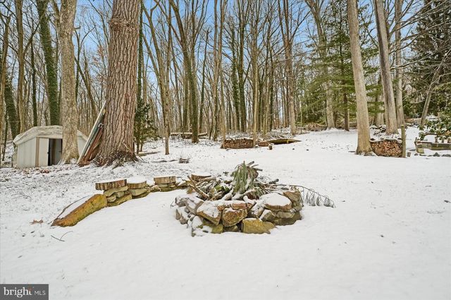 2120 N OAK LN, State College, PA 16803