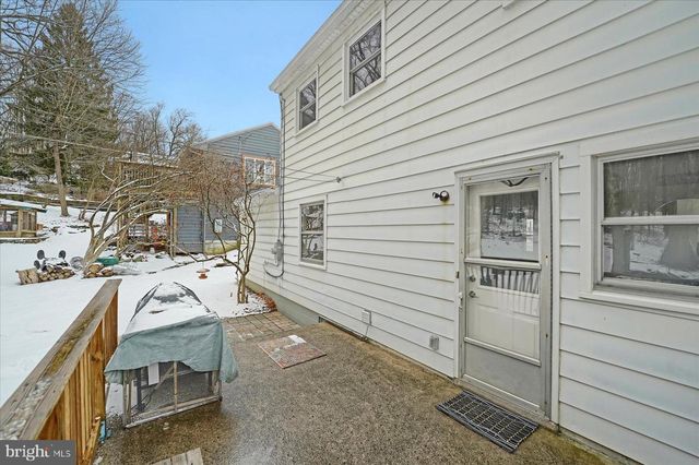 2120 N OAK LN, State College, PA 16803