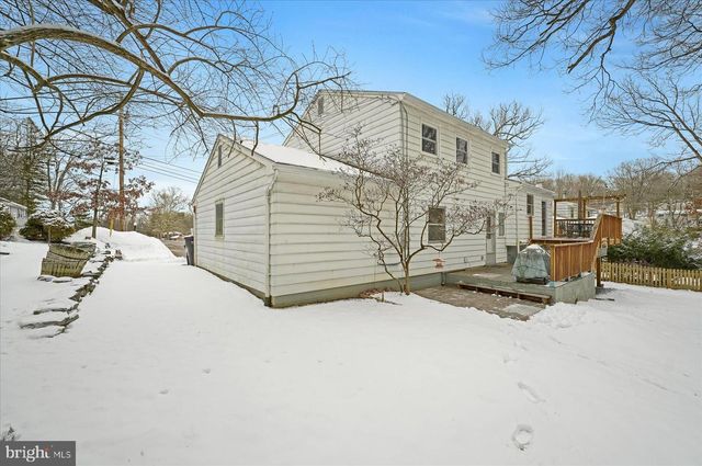 2120 N OAK LN, State College, PA 16803