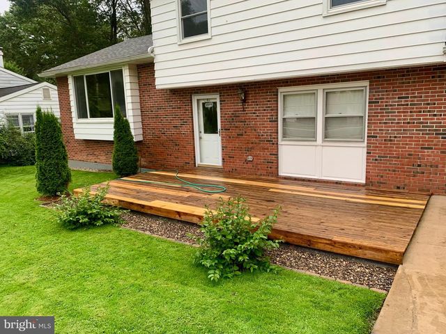 2120 N OAK LN, State College, PA 16803