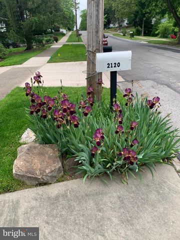 2120 N OAK LN, State College, PA 16803