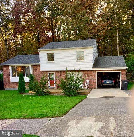 2120 N OAK LN, State College, PA 16803