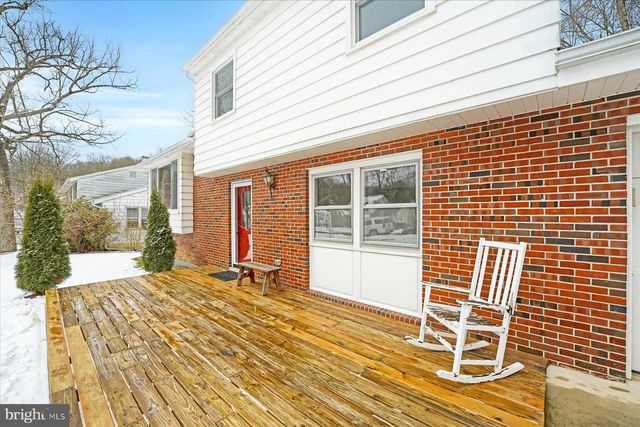 2120 N OAK LN, State College, PA 16803