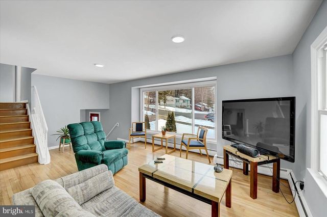 2120 N OAK LN, State College, PA 16803