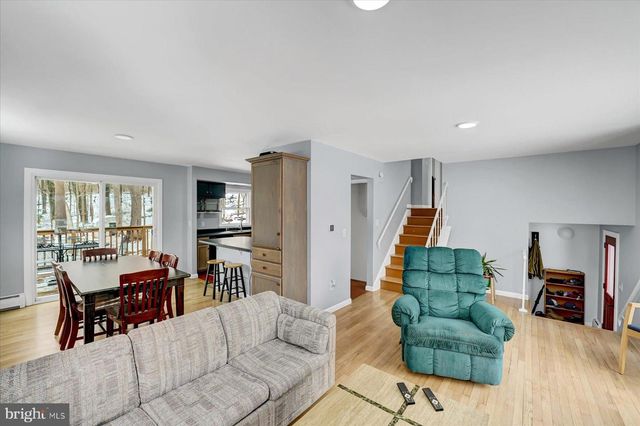 2120 N OAK LN, State College, PA 16803