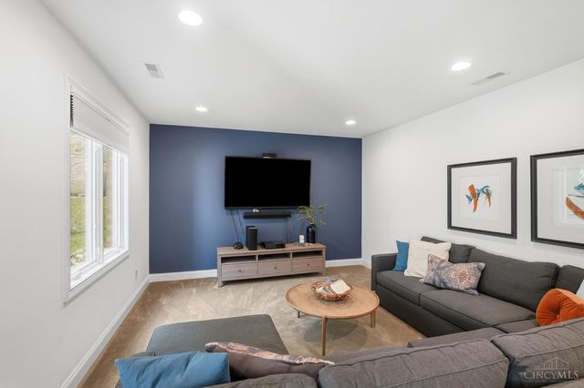 970 River Forest Drive, Hamilton Twp, OH 45039