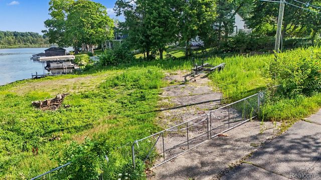 4190 Meyers Road, Independence Charter Township, MI 48329