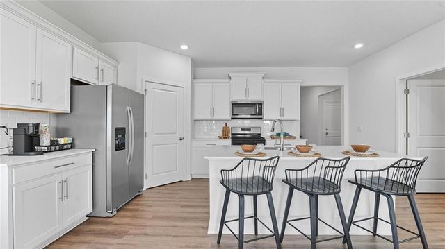 20059 Cornice Street, Spring Hill, KS 66083