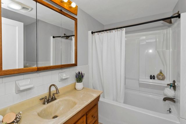 289 Holyoke Rd, Westfield, MA 01085