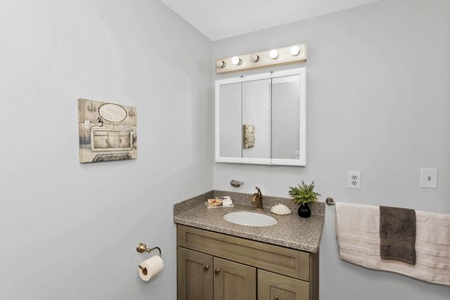289 Holyoke Rd, Westfield, MA 01085