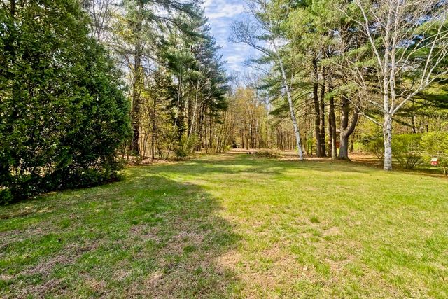 289 Holyoke Rd, Westfield, MA 01085