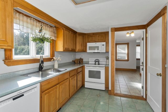 289 Holyoke Rd, Westfield, MA 01085