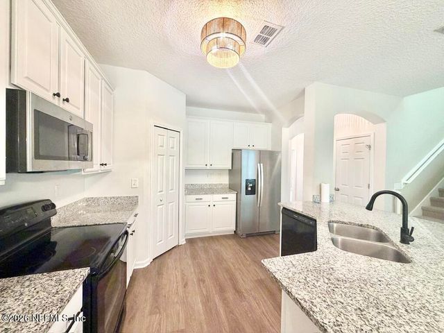 1720 CROSS PINES Drive, Fleming Island, FL 32003