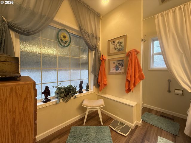 1505 CANAL St, Springfield, OR 97477