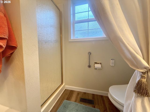 1505 CANAL St, Springfield, OR 97477