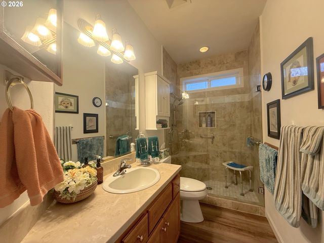 1505 CANAL St, Springfield, OR 97477