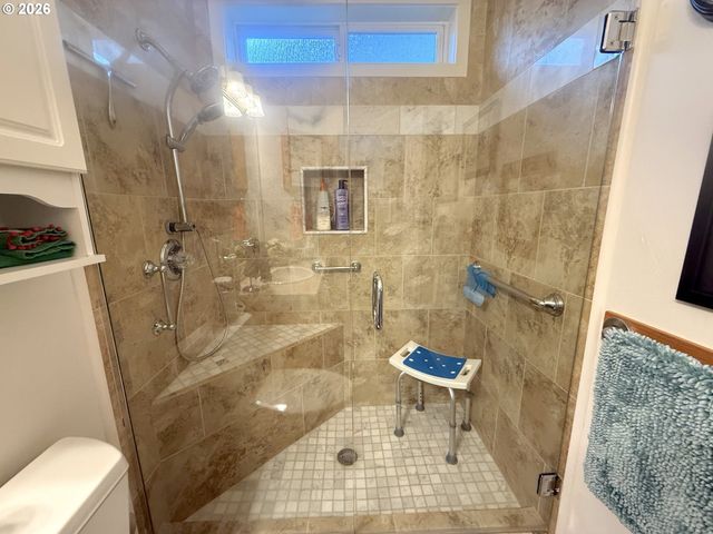 1505 CANAL St, Springfield, OR 97477