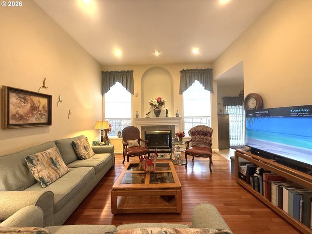 1505 CANAL St, Springfield, OR 97477