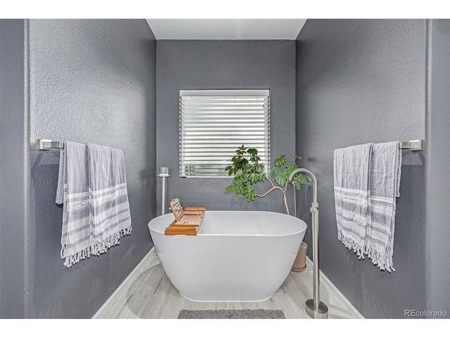 28495 La Donna Vista Ln, Elizabeth, CO 80107