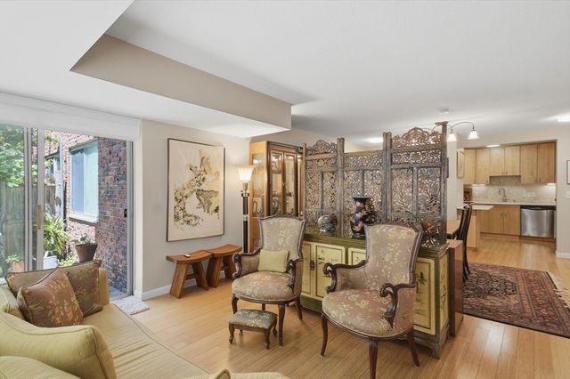 14 Concord Avenue 102, Cambridge, MA 02138