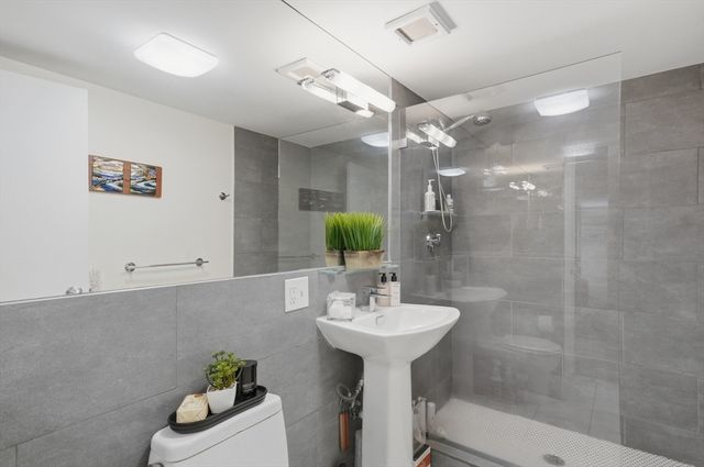14 Concord Avenue 102, Cambridge, MA 02138