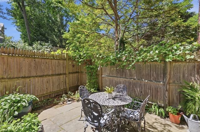 14 Concord Avenue 102, Cambridge, MA 02138