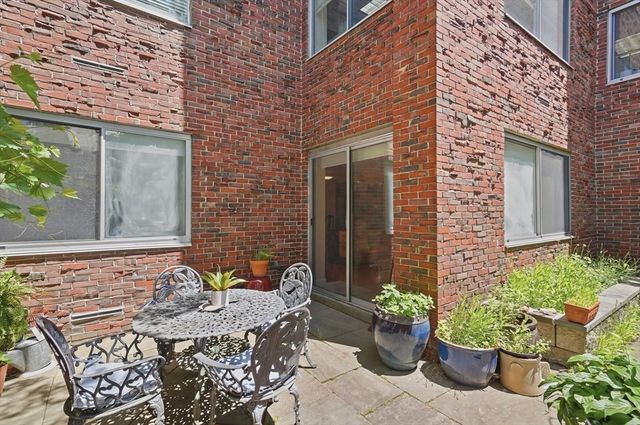 14 Concord Avenue 102, Cambridge, MA 02138