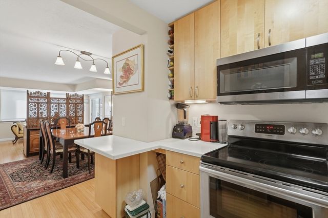 14 Concord Avenue 102, Cambridge, MA 02138
