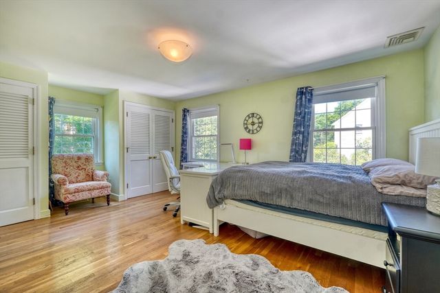 65 Sherburne Rd S, Lexington, MA 02421